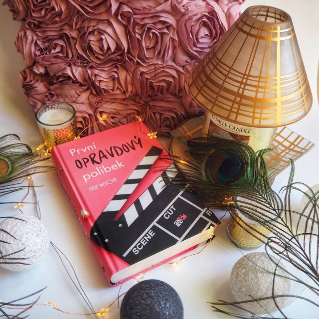 Recenze - První opravdový polibek